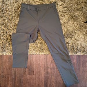 lululemon COMMISSION PANT CLASSIC *WARPSTREME 32"
Dark Olive